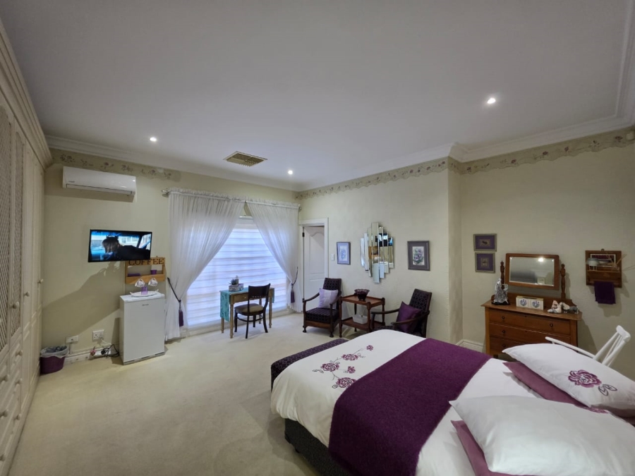 8 Bedroom Property for Sale in Riebeeckstad Free State